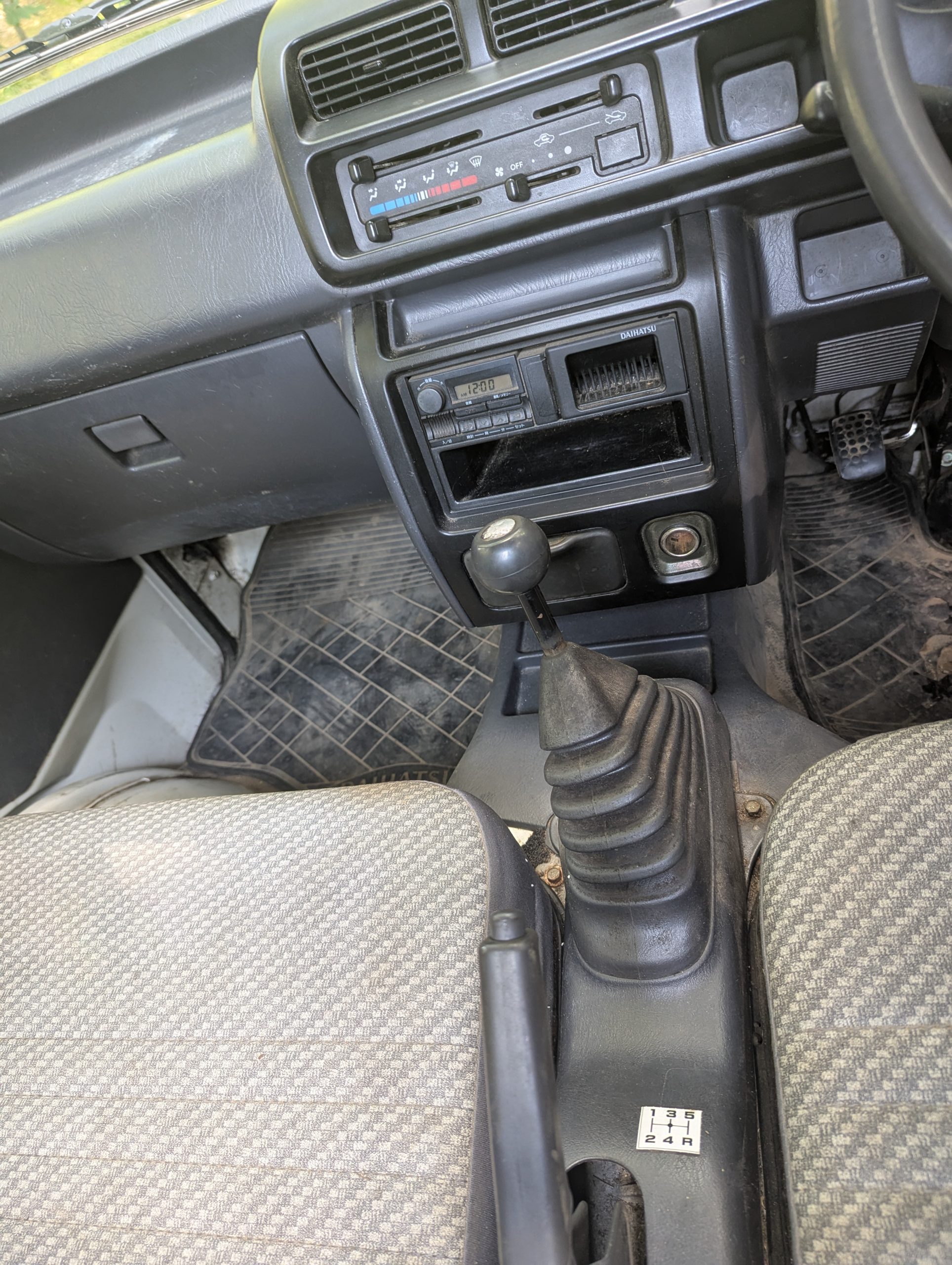 
								1999 Daihatsu Hijet full									