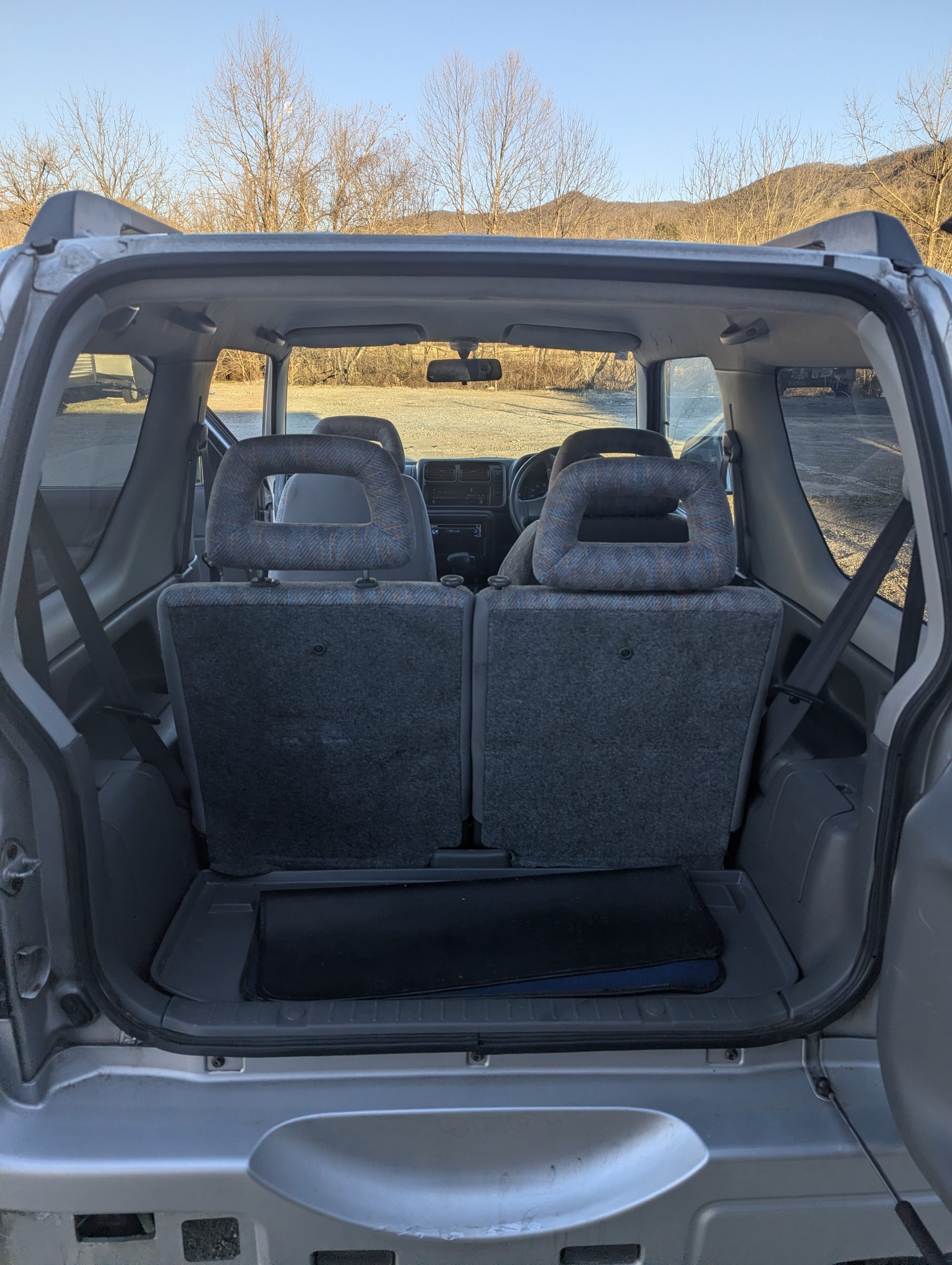 
								1999 Suzuki Jimny 4×4 – Tiny Footprint, Massive Adventure full									