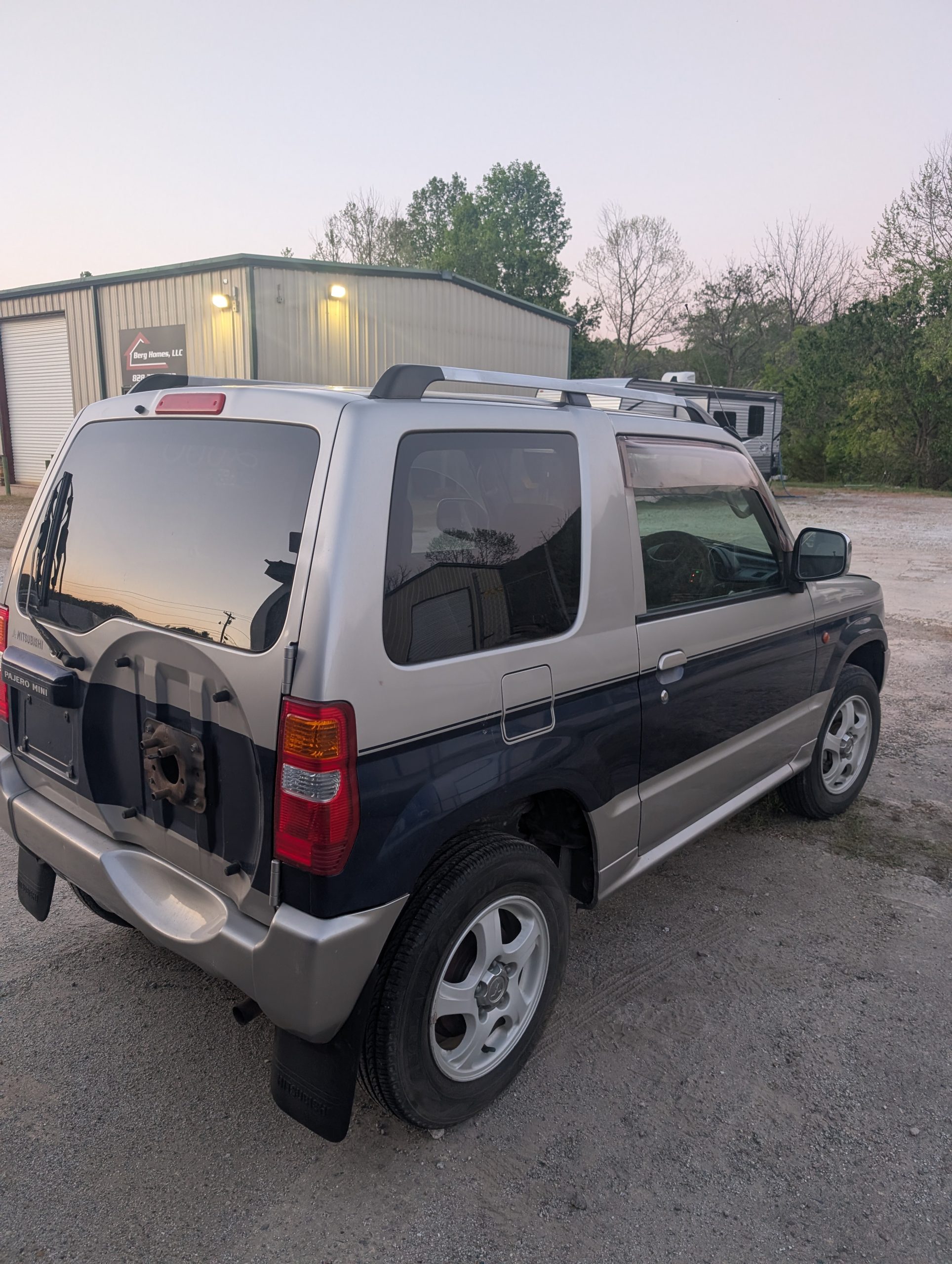 
								2000 Mitsubishi Pajero Mini — Stock #00071 full									