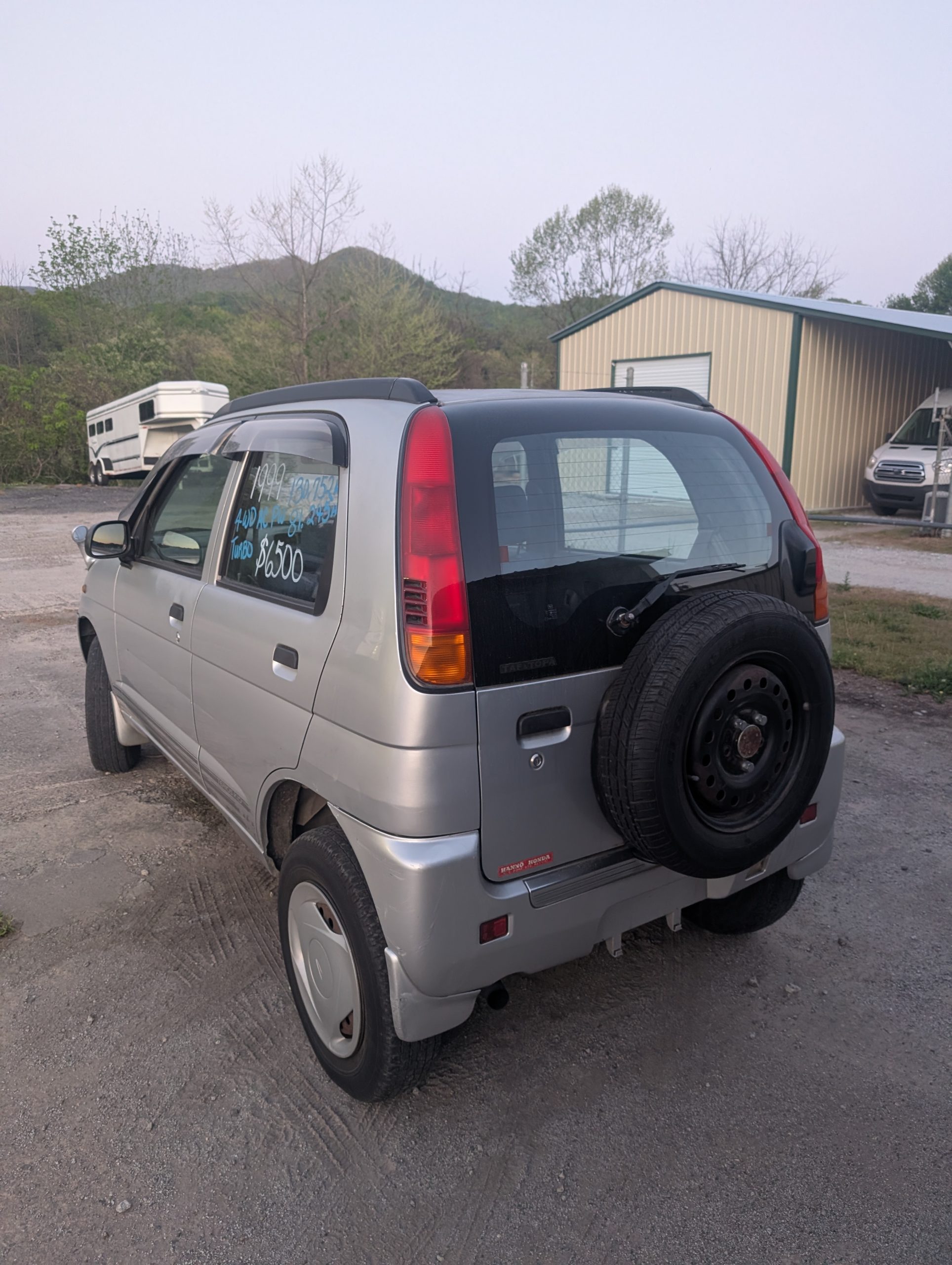 
								Turbocharged Kei SUV: 2000 Daihatsu Terios Kid 5-Speed 4WD full									