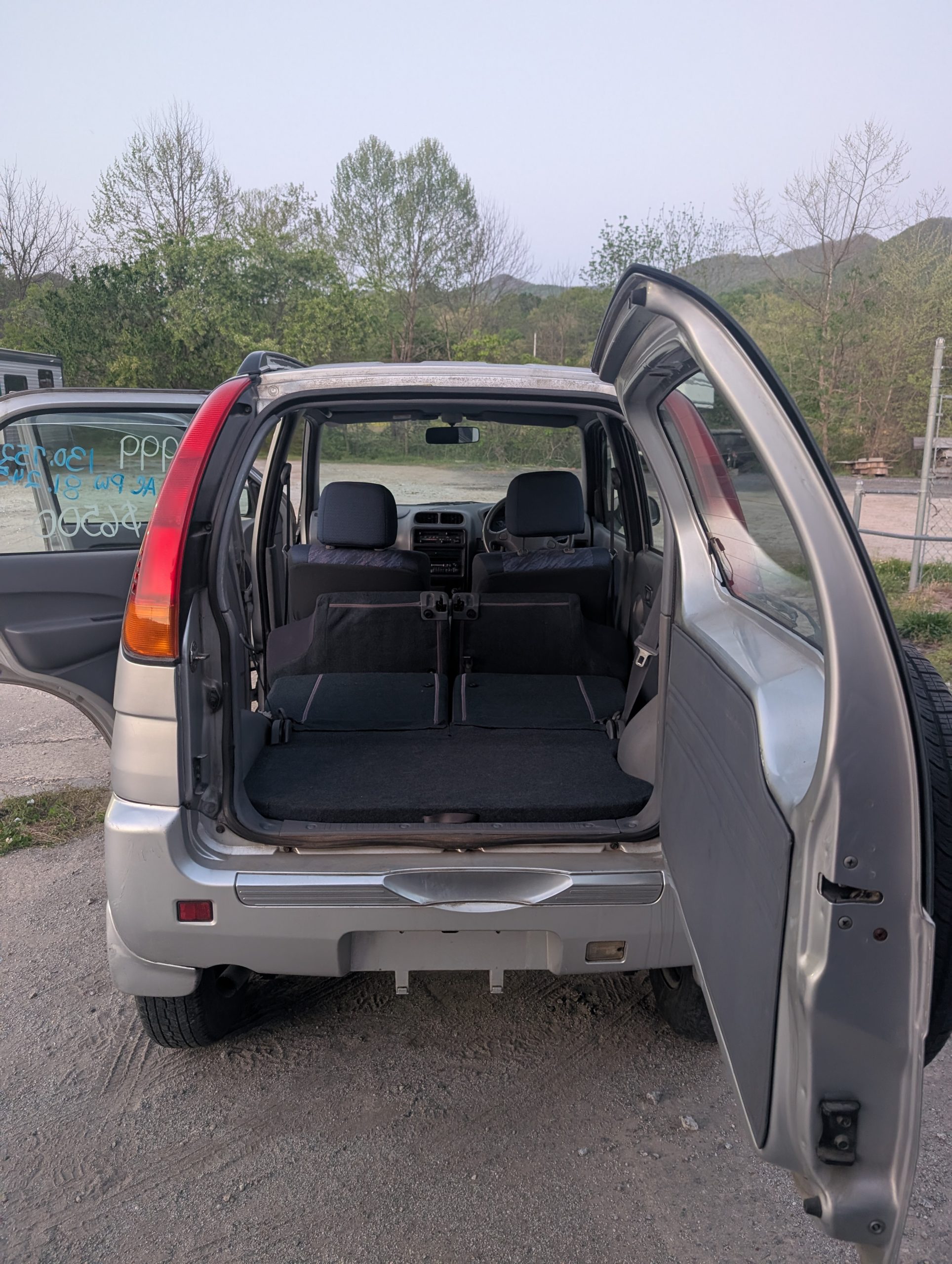 
								Turbocharged Kei SUV: 2000 Daihatsu Terios Kid 5-Speed 4WD full									