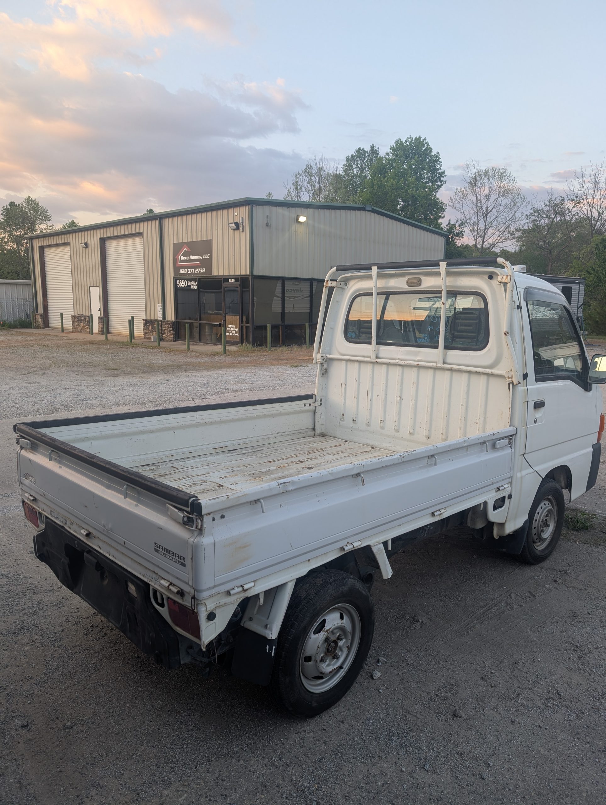 
								Japan’s Go-Getter: ’99 Subaru Sambar 4WD 5-Speed Manual full									