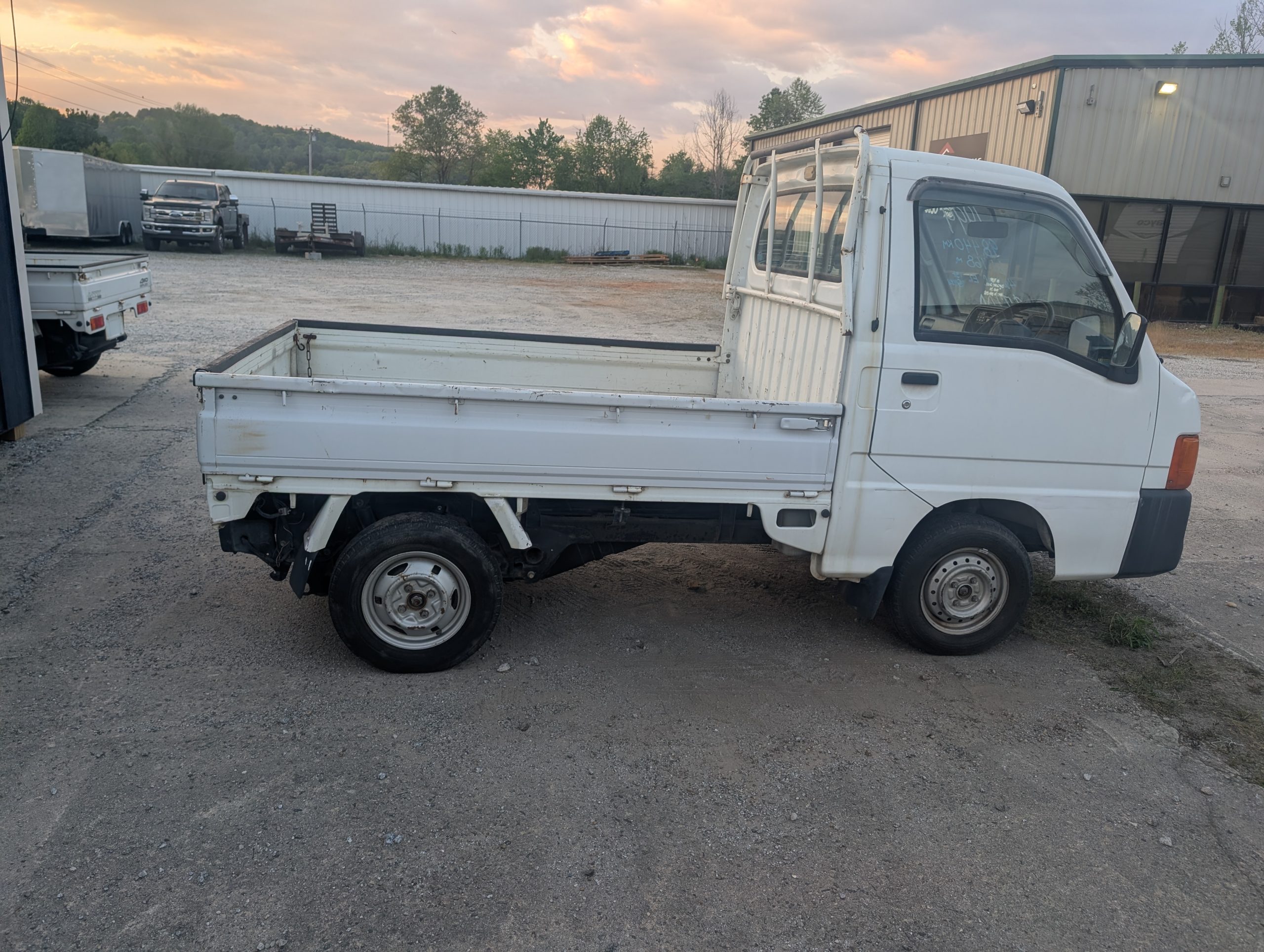 
								Japan’s Go-Getter: ’99 Subaru Sambar 4WD 5-Speed Manual full									