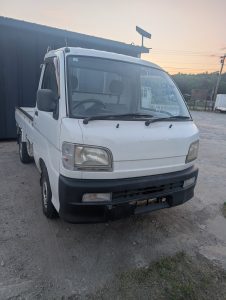 Go Anywhere: 2000 Daihatsu Hijet 4WD 5-Speed