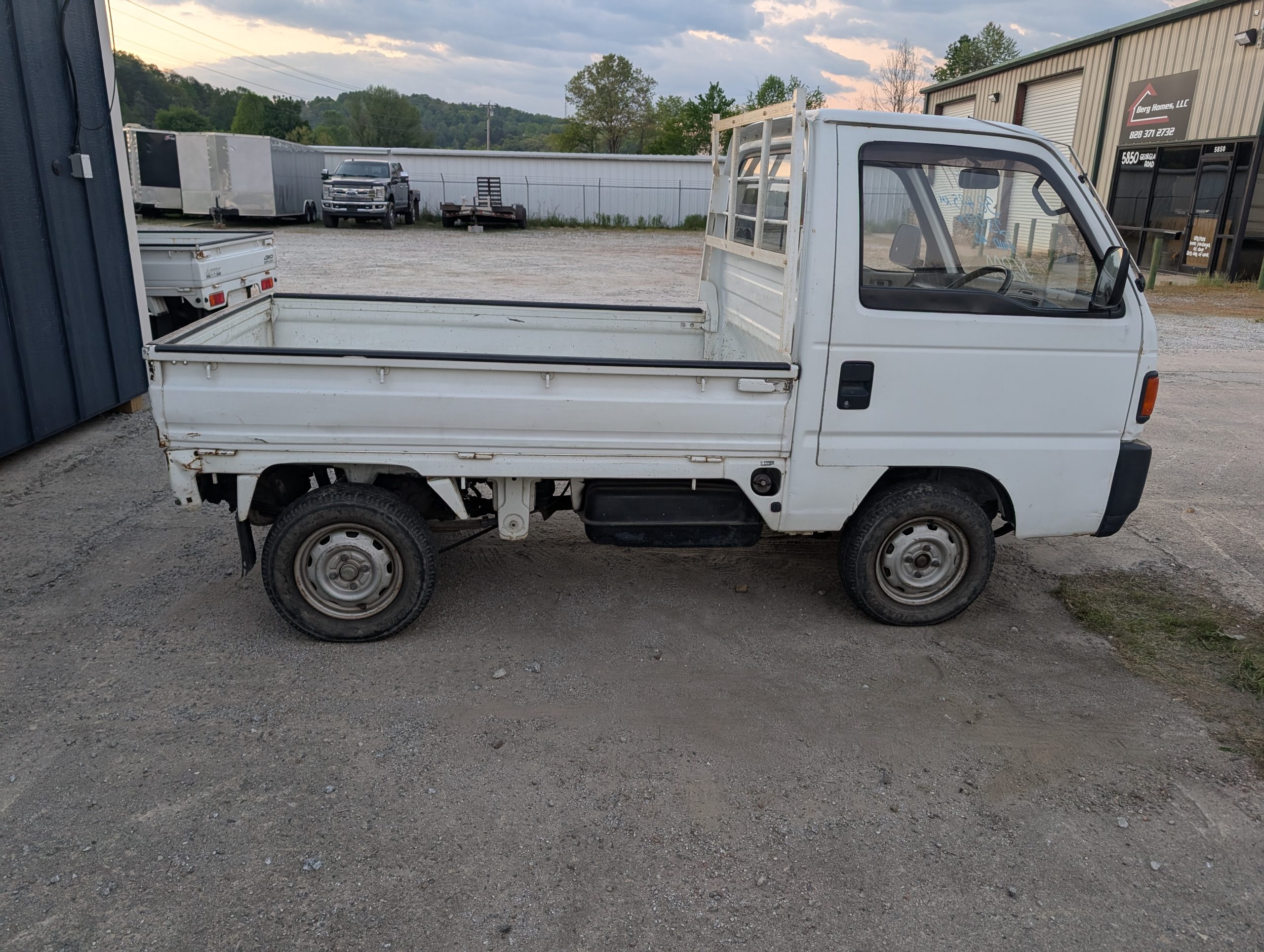 
								Low-Mileage Legend: ’91 Honda Acty 4WD w/ AC! full									