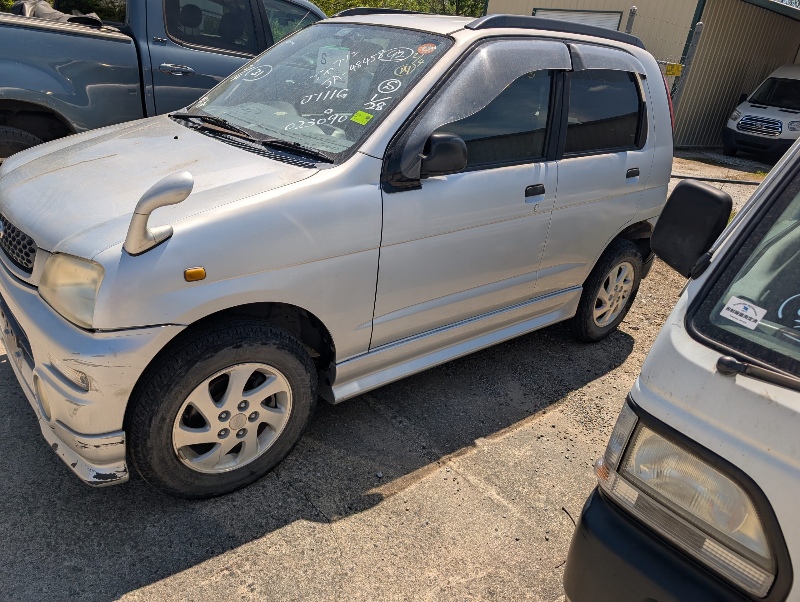 
								Turbocharged Terrain Tamer: 2000 Daihatsu Terios Kid 4WD full									