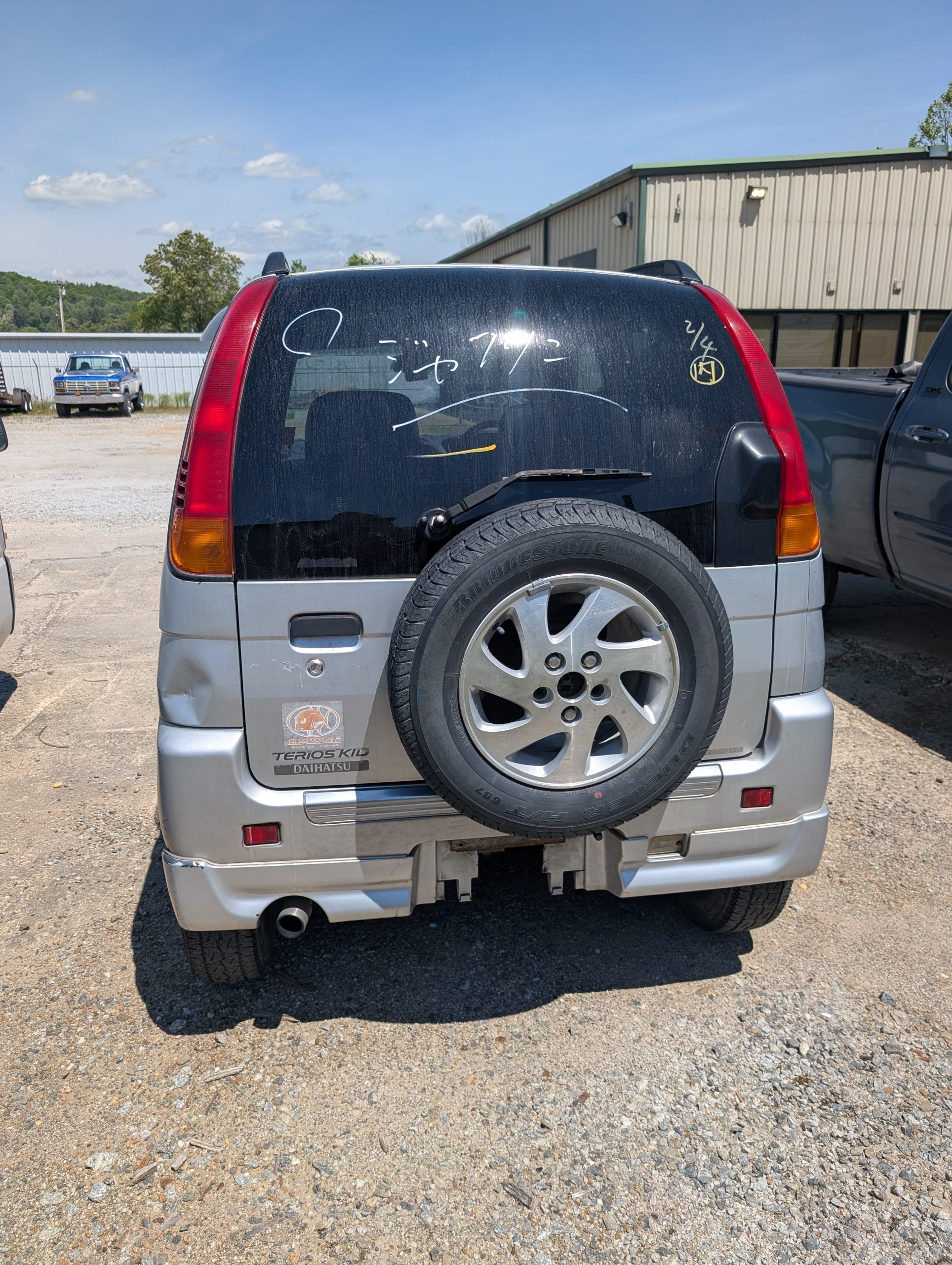 
								Turbocharged Terrain Tamer: 2000 Daihatsu Terios Kid 4WD full									