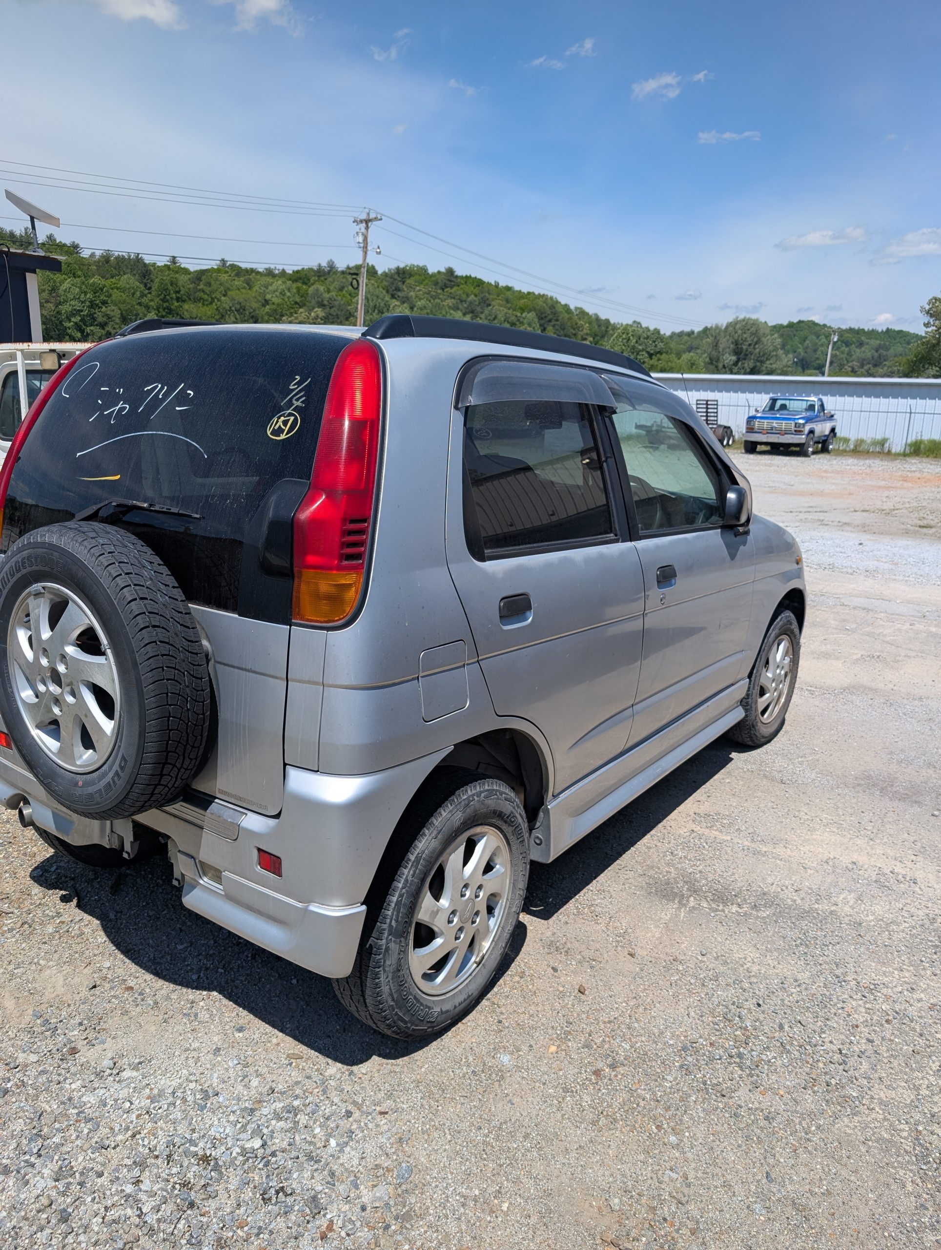 
								Turbocharged Terrain Tamer: 2000 Daihatsu Terios Kid 4WD full									