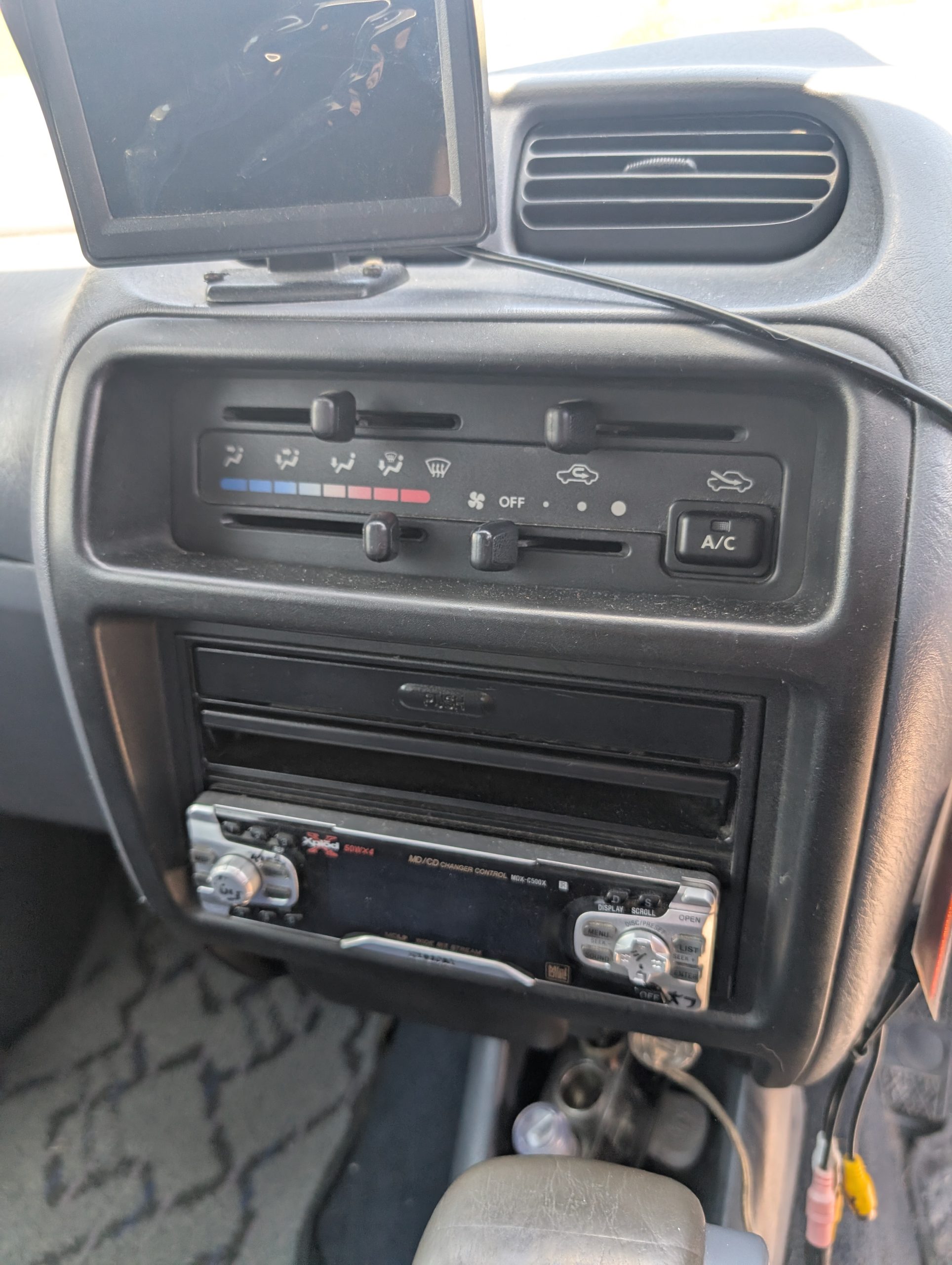 
								Turbocharged Terrain Tamer: 2000 Daihatsu Terios Kid 4WD full									
