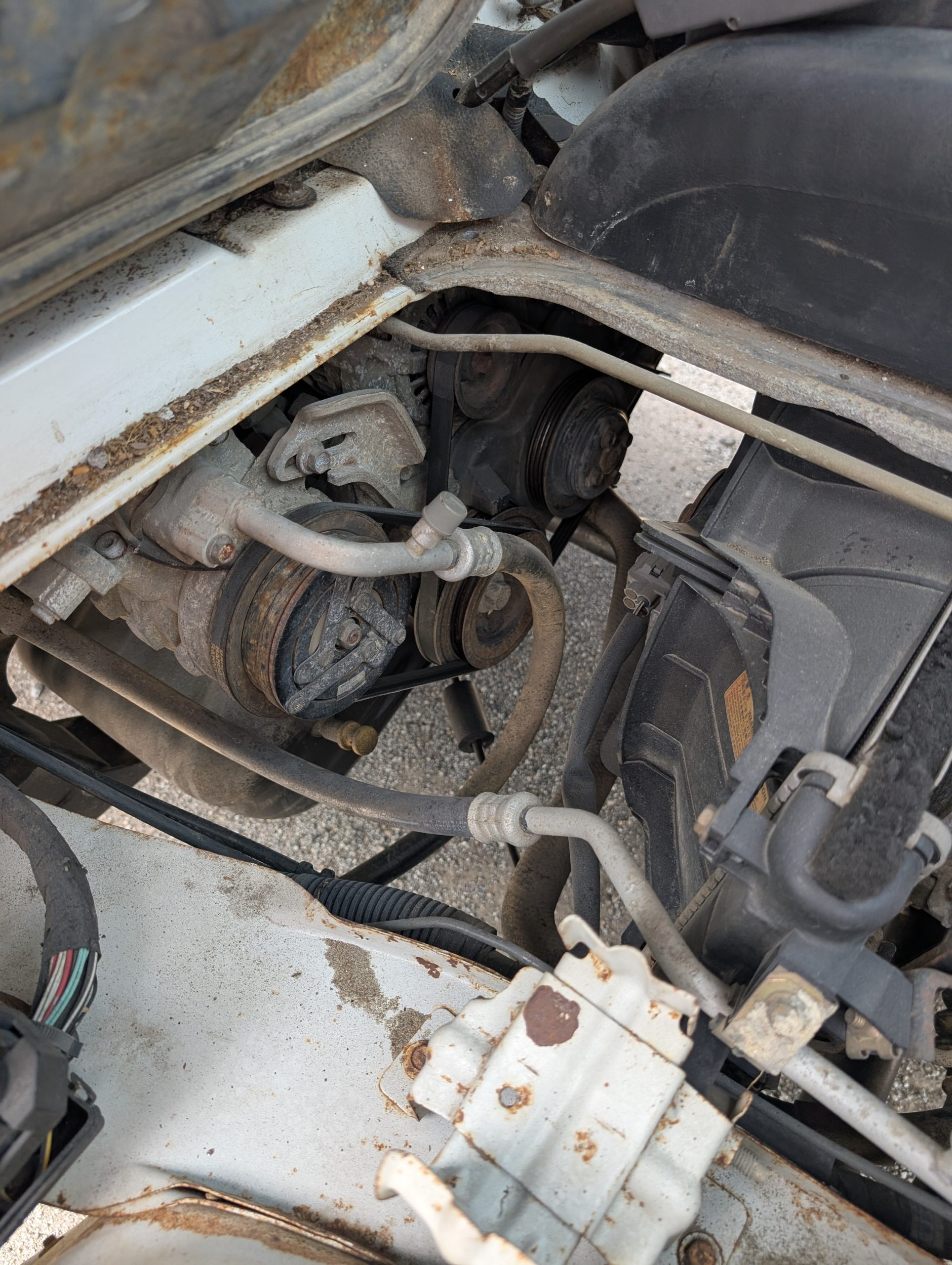 
								Low-Mileage Workhorse: 2001 Daihatsu Hijet 4WD Dump Truck full									
