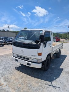 Go Anywhere: ’95 Toyota Hiace 4WD Manual Truck