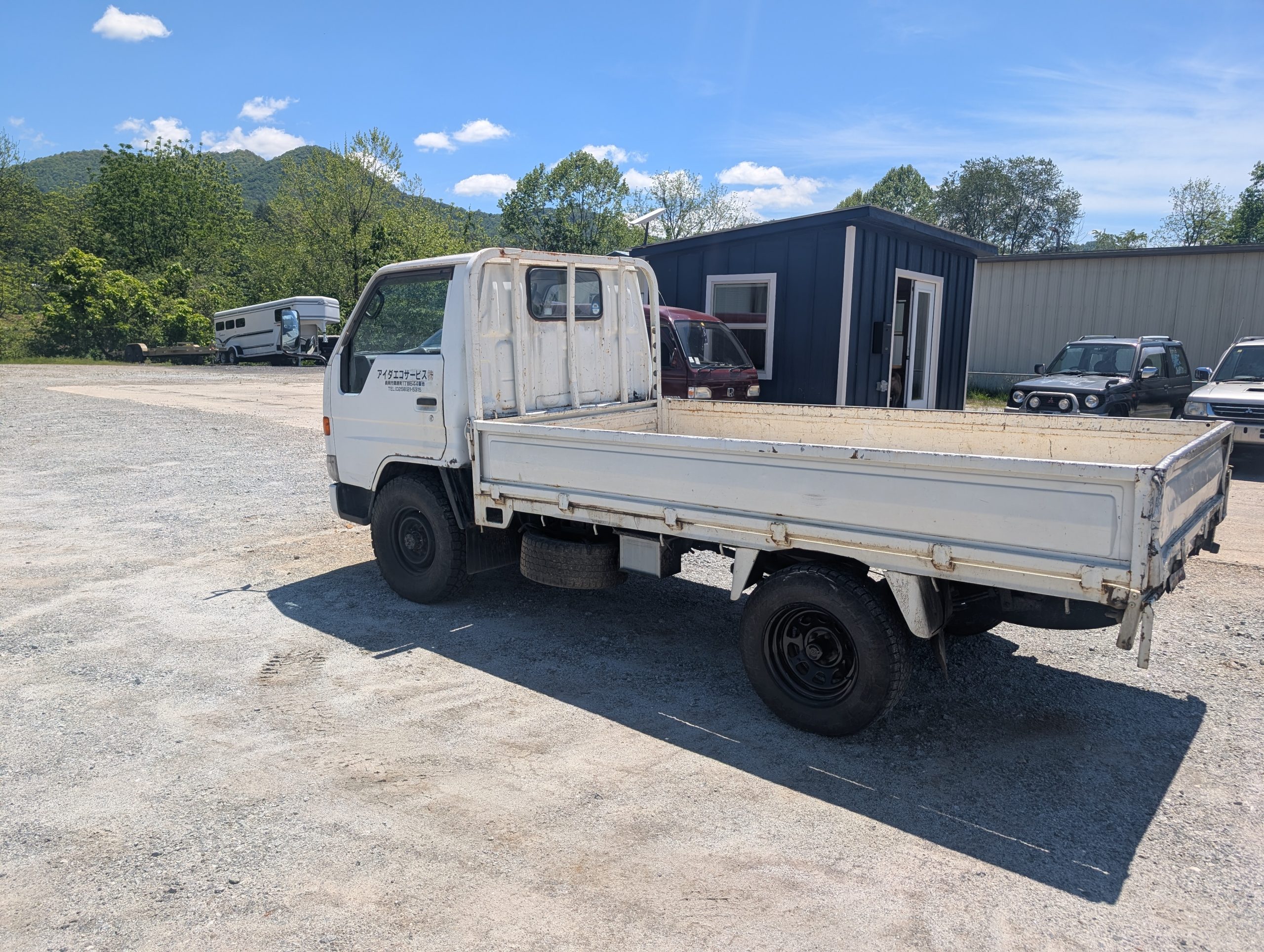 
								Go Anywhere: ’95 Toyota Hiace 4WD Manual Truck full									