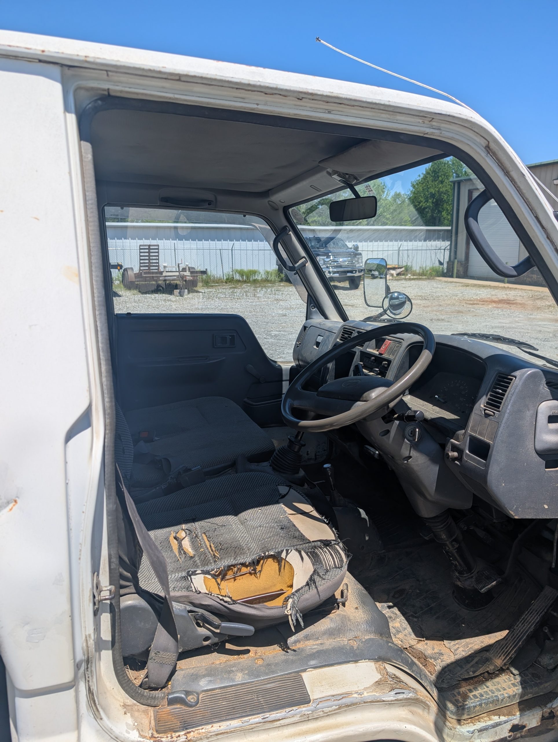 
								Go Anywhere: ’95 Toyota Hiace 4WD Manual Truck full									