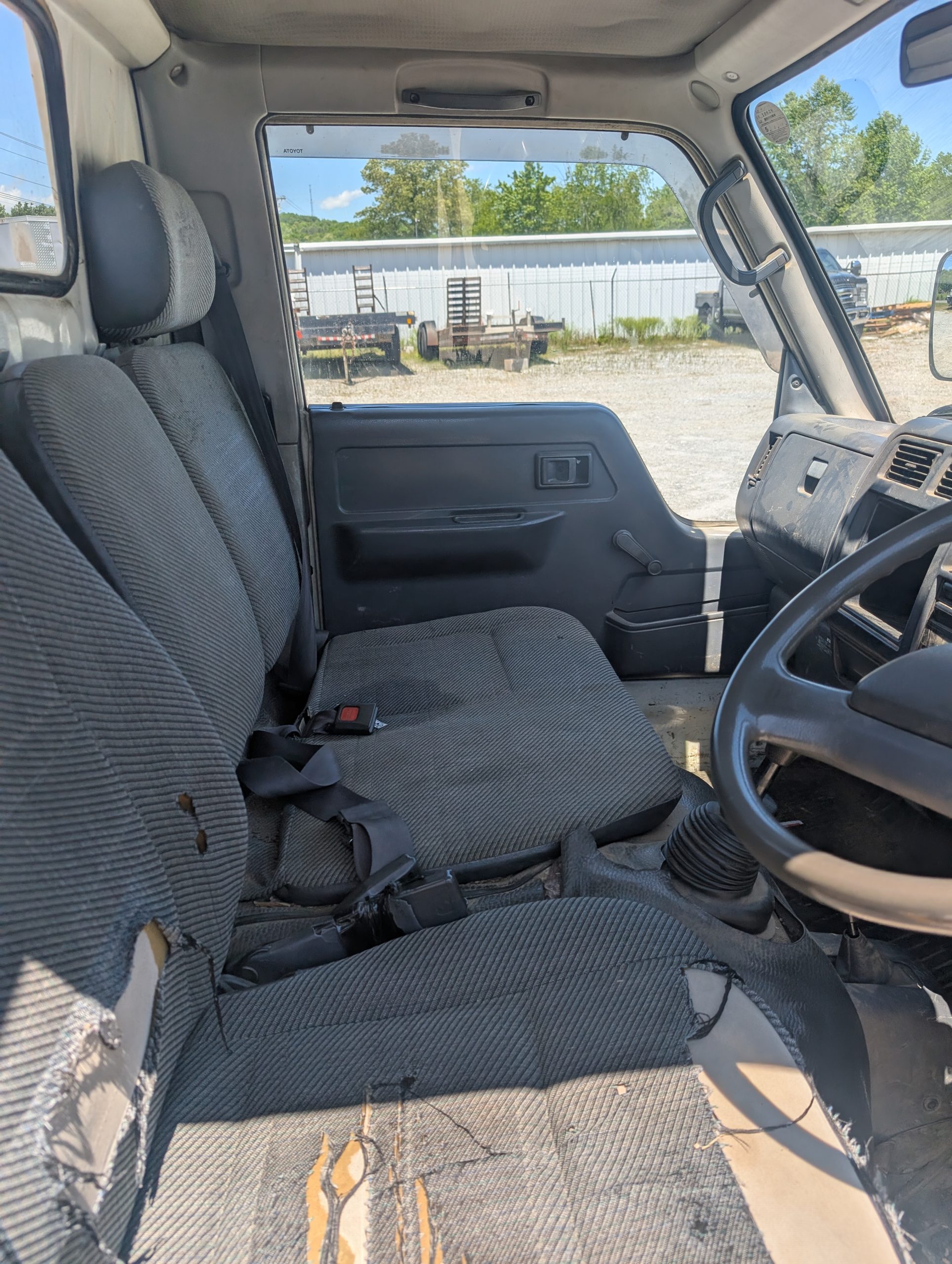 
								Go Anywhere: ’95 Toyota Hiace 4WD Manual Truck full									