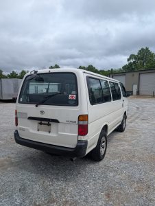 AWD Turbo Hiace: ’99 Toyota JDM 10-Passenger Adventure Van