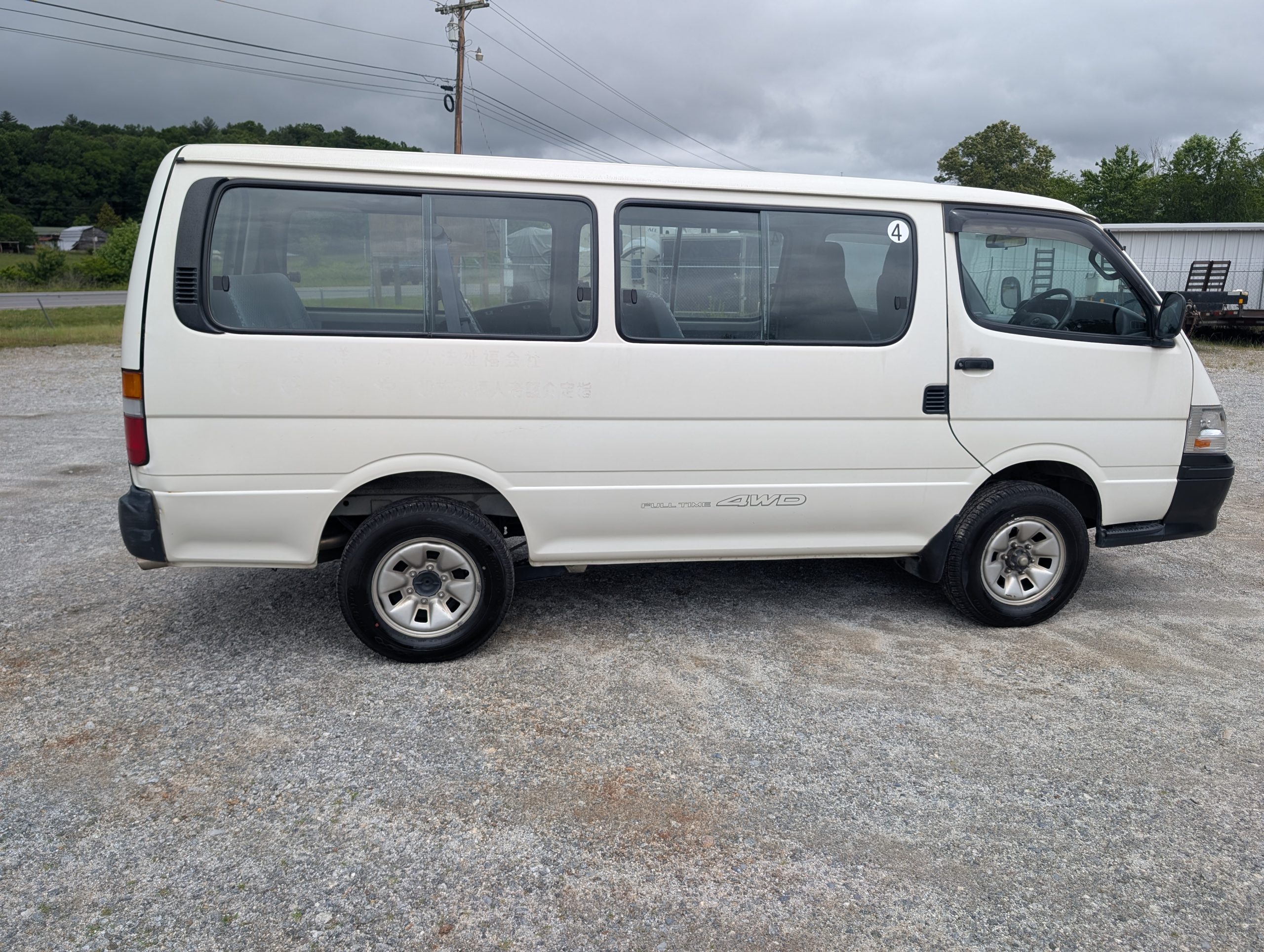 
								AWD Turbo Hiace: ’99 Toyota JDM 10-Passenger Adventure Van full									