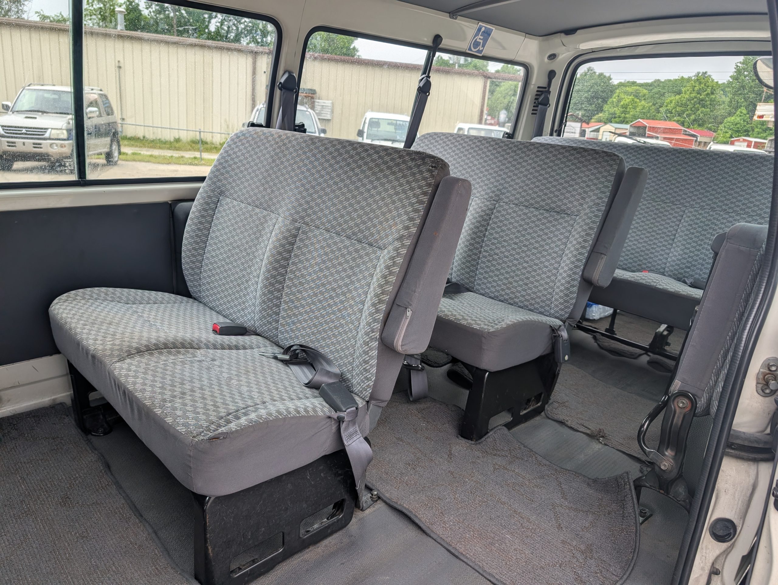 
								AWD Turbo Hiace: ’99 Toyota JDM 10-Passenger Adventure Van full									