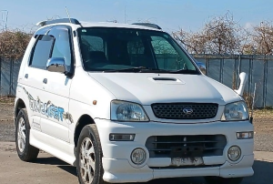 Turbocharged Terrain Tamer: ’99 Daihatsu Terios Kid 4×4 Manual