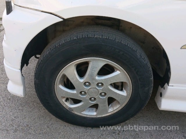 
								Turbocharged Terrain Tamer: ’99 Daihatsu Terios Kid 4×4 Manual full									