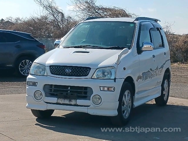 
								Turbocharged Terrain Tamer: ’99 Daihatsu Terios Kid 4×4 Manual full									
