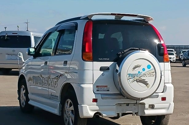 
								Turbocharged Terrain Tamer: ’99 Daihatsu Terios Kid 4×4 Manual full									