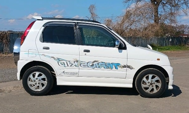 
								Turbocharged Terrain Tamer: ’99 Daihatsu Terios Kid 4×4 Manual full									