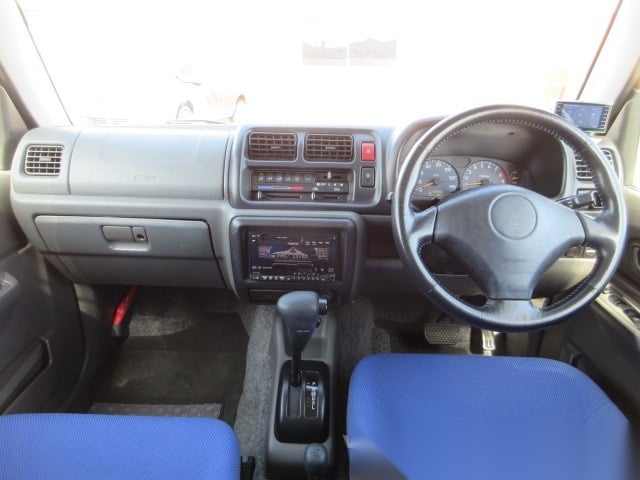 
								Go-Anywhere Pearl: 2001 Suzuki Jimny Auto 4WD full									