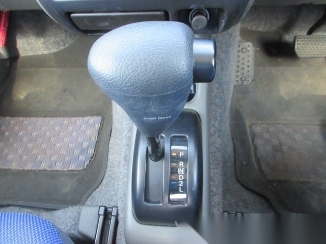 
								Go-Anywhere Pearl: 2001 Suzuki Jimny Auto 4WD full									