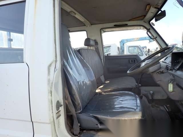 
								Toyota Tough: ’94 Hiace 4WD Truck w/ Locker full									