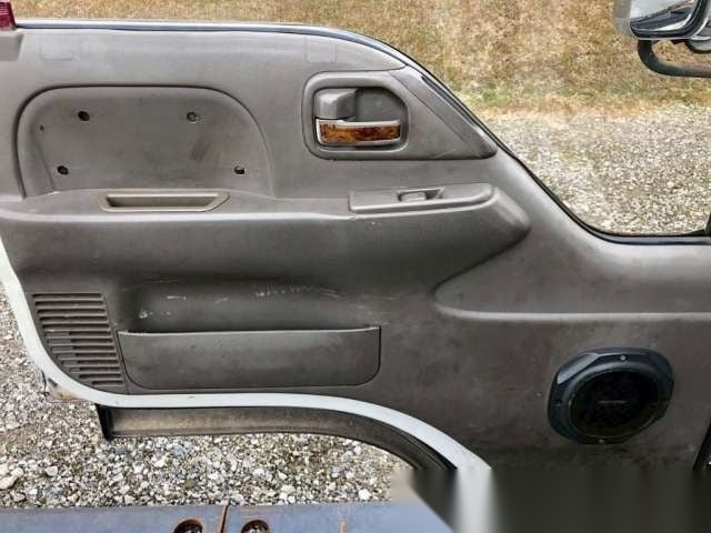 
								JDM Utility King: ’96 Isuzu Elf 4WD w/ Lift Gate full									