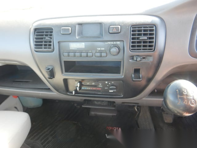 
								Toyota Tough: 2001 Townace 4×4 Manual Utility full									