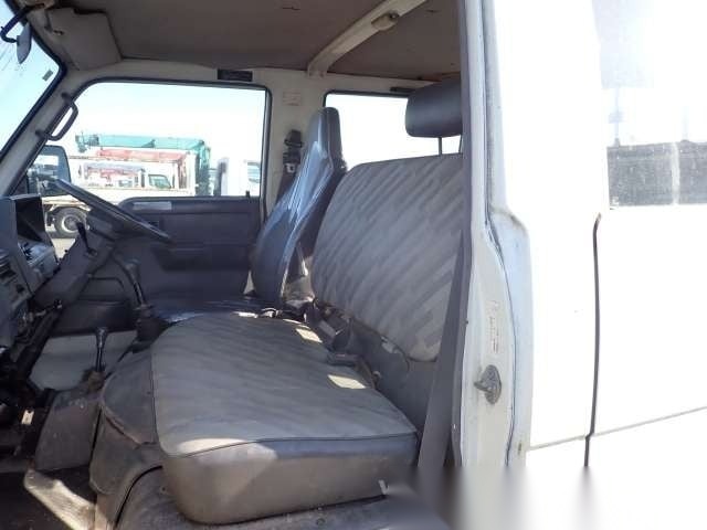 
								Toyota Tough: ’94 Hiace 4WD Truck w/ Locker full									