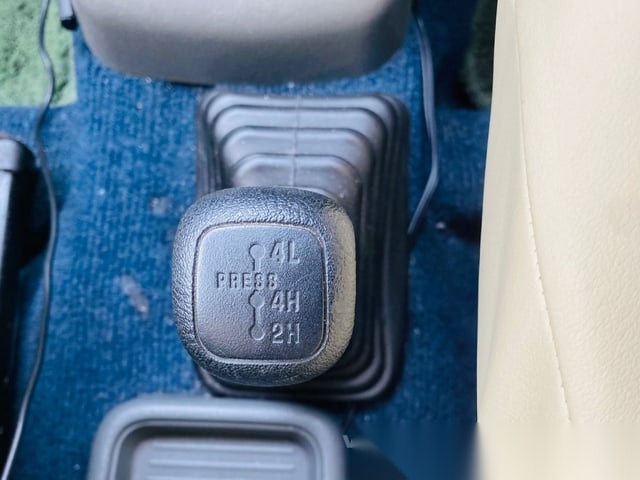 
								Go Anywhere Fun: 1999 Mitsubishi Pajero Mini 4WD Manual full									