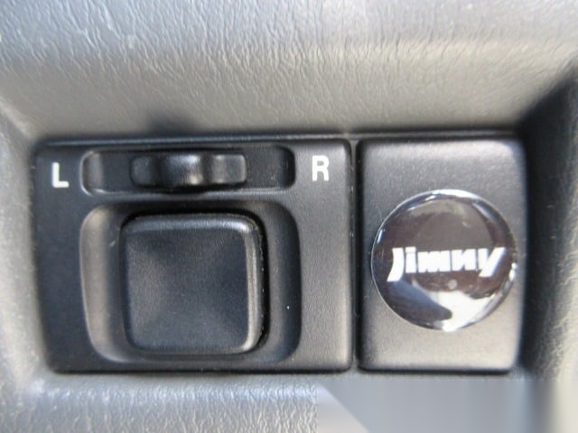 
								Go-Anywhere Pearl: 2001 Suzuki Jimny Auto 4WD full									