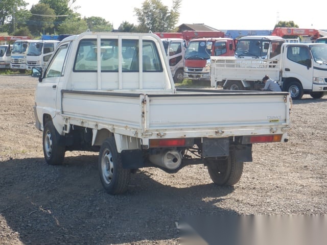 
								Toyota Tough: 2001 Townace 4×4 Manual Utility full									