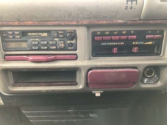 
								JDM Utility King: ’96 Isuzu Elf 4WD w/ Lift Gate full									