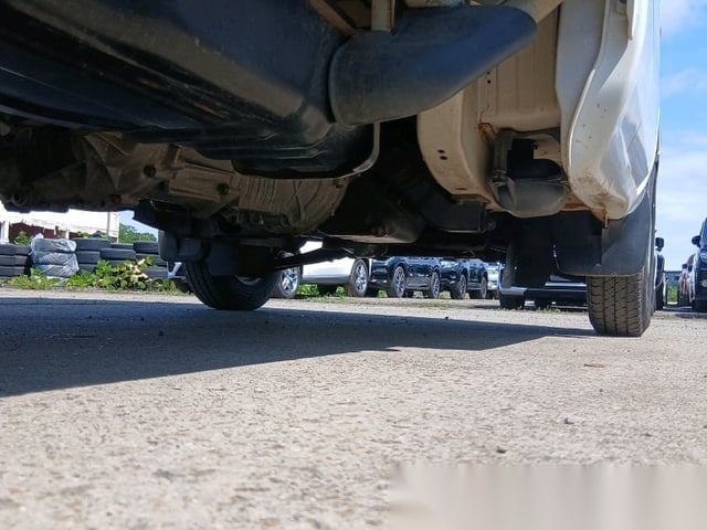 
								Low-Mile Legend: 2000 Suzuki Carry 4WD Manual full									