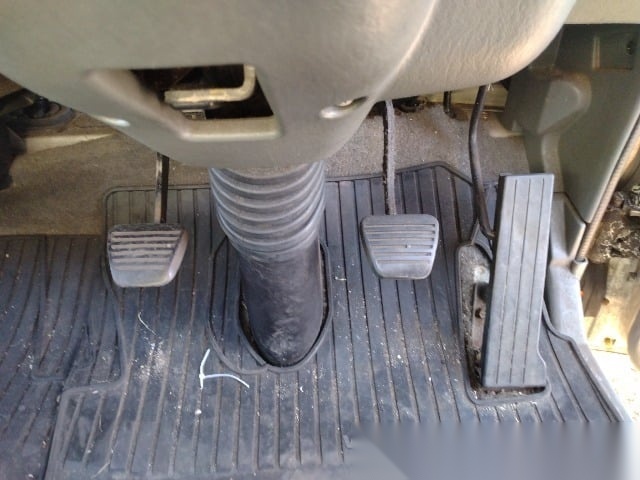 
								Rugged ’99 Mitsubishi Canter 4WD – Your Next JDM Workhorse! full									