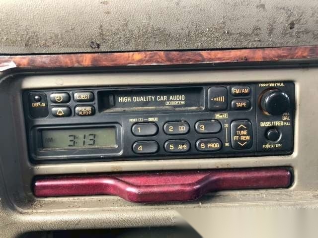 
								JDM Utility King: ’96 Isuzu Elf 4WD w/ Lift Gate full									