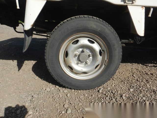 
								Toyota Tough: 2001 Townace 4×4 Manual Utility full									