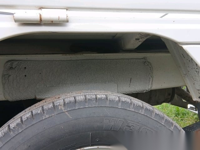 
								Low-Mile Legend: 2000 Suzuki Carry 4WD Manual full									