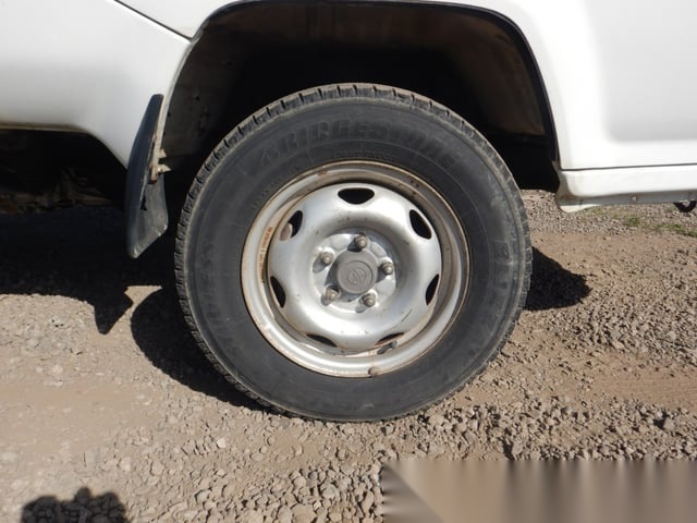 
								Toyota Tough: 2001 Townace 4×4 Manual Utility full									