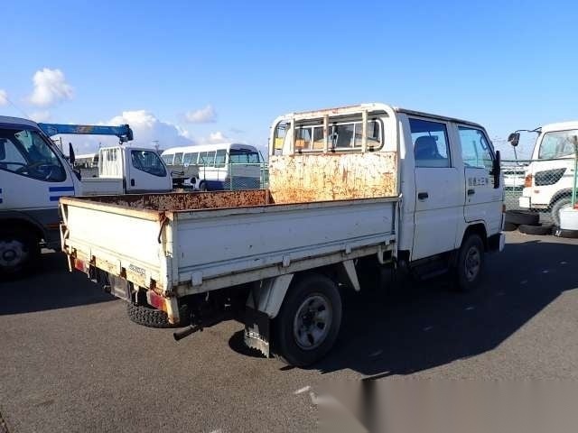 
								Toyota Tough: ’94 Hiace 4WD Truck w/ Locker full									