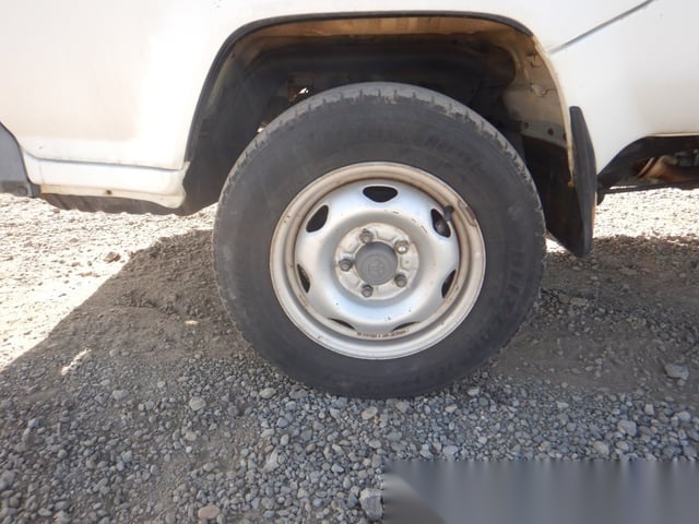 
								Toyota Tough: 2001 Townace 4×4 Manual Utility full									