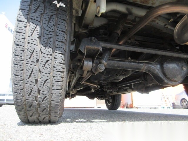 
								Go-Anywhere Pearl: 2001 Suzuki Jimny Auto 4WD full									