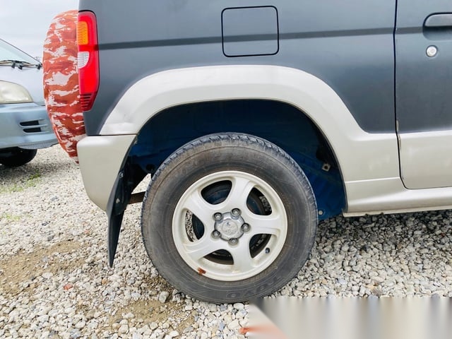 
								Go Anywhere Fun: 1999 Mitsubishi Pajero Mini 4WD Manual full									