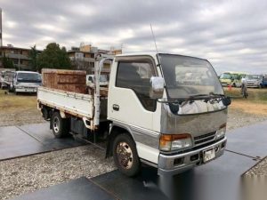 JDM Utility King: ’96 Isuzu Elf 4WD w/ Lift Gate