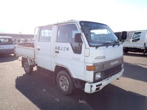 Toyota Tough: ’94 Hiace 4WD Truck w/ Locker