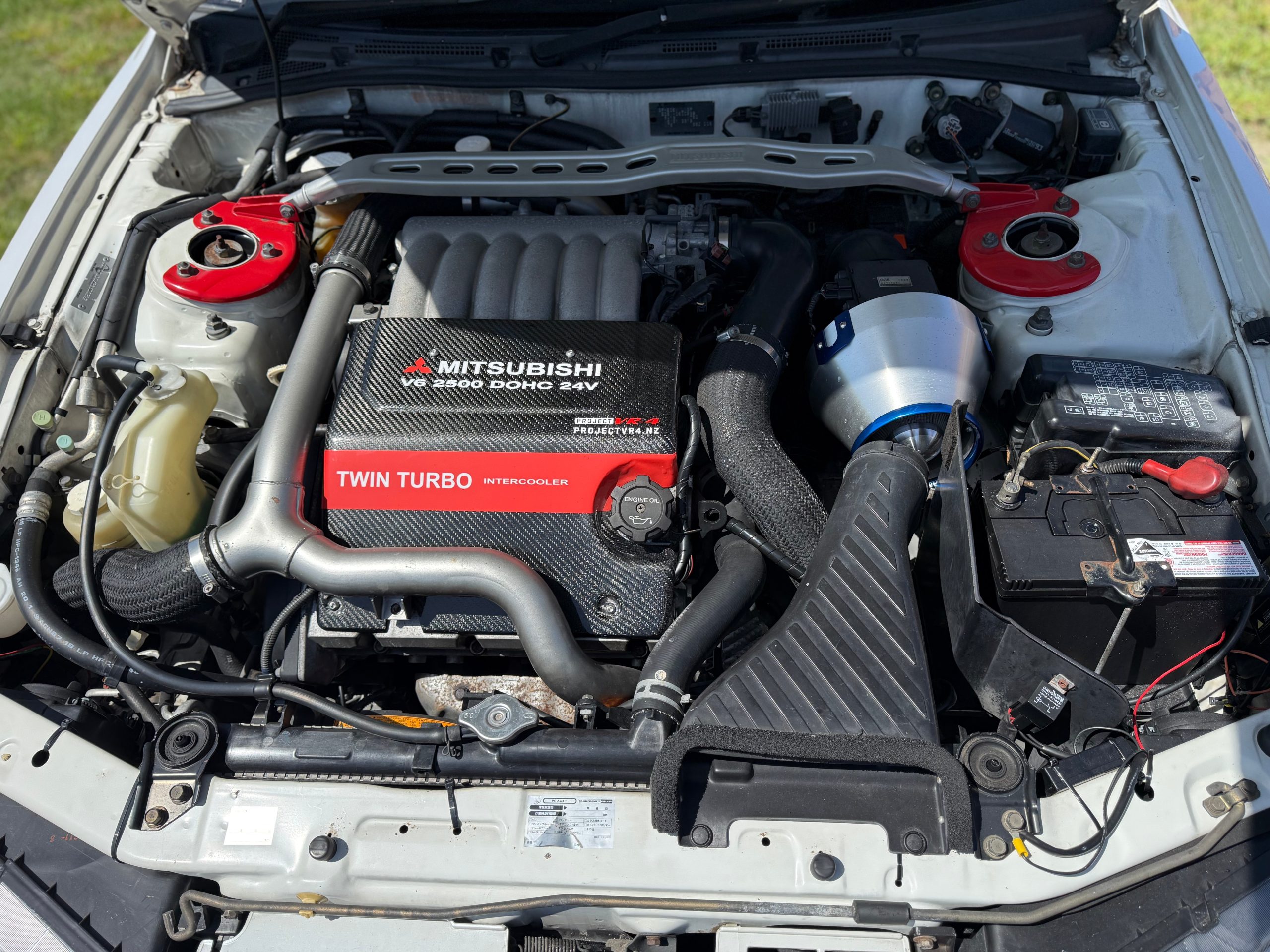 
								Twin-Turbo Terror: 2001 Mitsubishi Legnum VR-4 5MT full									