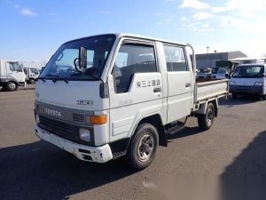 Toyota Tough: ’94 Hiace 4WD Truck w/ Locker
